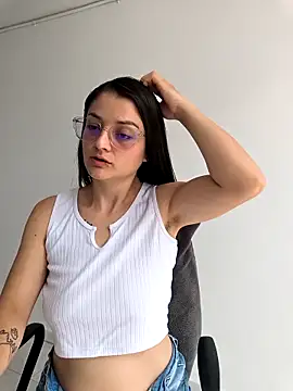 Snapshot of Coralinne__ chatting on 04/07/26, 03:47 Coralinne online show from 04/07/26, 03:47