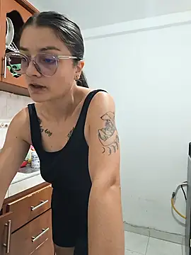 Coralinne   online show from 07/09/26, 03:44