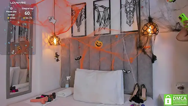 Gia Scott online show from 10/27/25, 08:21