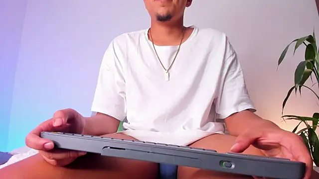 asmodeo 33 online show from 10/31/25, 04:53