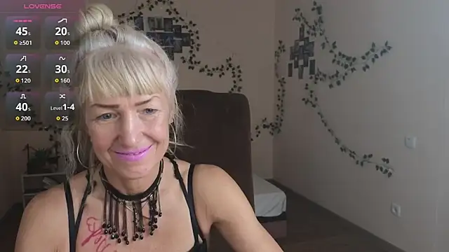 Laura Gol online show from 10/27/25, 01:01