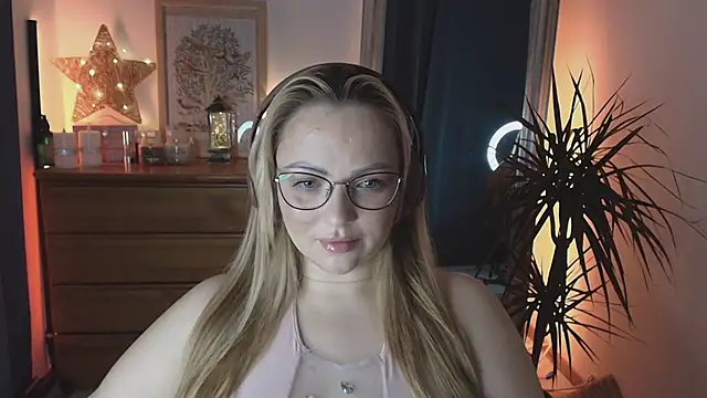 Snapshot of marrygrayes chatting on 01/17/25, 12:42 marrygrayes online show from 01/17/25, 12:42