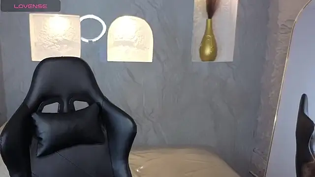  Evoni b online show from 10/24/25, 07:46