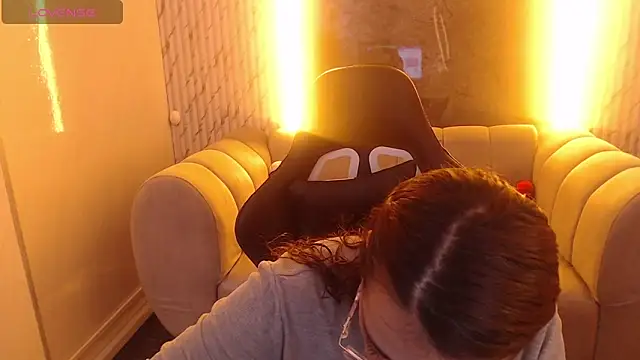  Evoni b online show from 11/21/25, 12:48