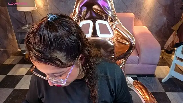  Evoni b online show from 10/26/25, 07:47