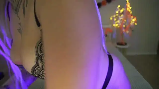 IvyLaurent online show from 10/29/25, 01:32