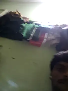 Snapshot of hi_itz_robin chatting on 12/13/25, 08:04 hi itz robin online show from 12/13/25, 08:04