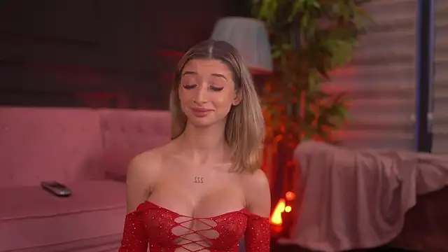 Snapshot of OdetteMason chatting on 11/30/25, 06:14 OdetteMason online show from 11/30/25, 06:14