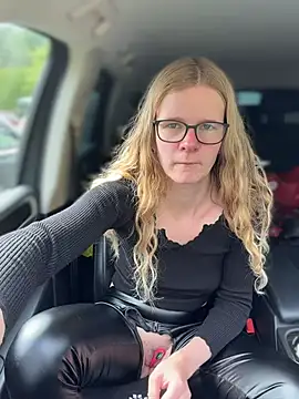 Bikergirl 97 online show from 05/12/26, 03:18