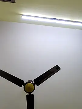 Snapshot of radhika2 chatting on 12/15/25, 04:02 radhika2 online show from 12/15/25, 04:02