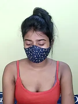 Snapshot of radhika2 chatting on 10/29/25, 01:43 radhika2 online show from 10/29/25, 01:43