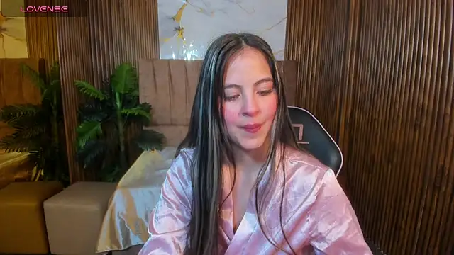 Snapshot of juanita_tay chatting on 04/26/26, 11:40 juanita tay online show from 04/26/26, 11:40