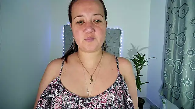 Snapshot of Gabrielajewel_ chatting on 09/18/25, 09:07 Gabrielajewel online show from 09/18/25, 09:07