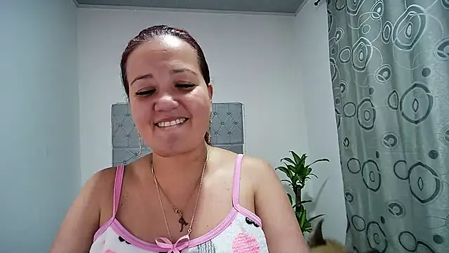 Snapshot of Gabrielajewel_ chatting on 09/14/25, 01:33 Gabrielajewel online show from 09/14/25, 01:33