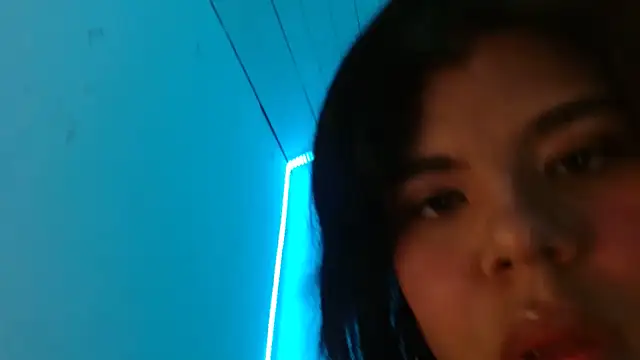 samantha-pettie online show from 10/20/25, 10:27