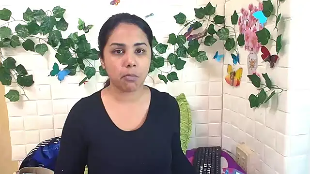 Snapshot of IndiaSexyStripper4u chatting on 09/12/25, 05:13 IndiaSexyStripper4u online show from 09/12/25, 05:13