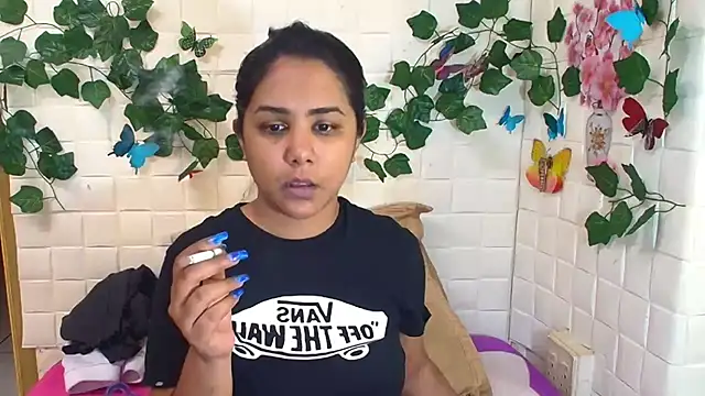 Snapshot of IndiaSexyStripper4u chatting on 09/15/25, 04:40 IndiaSexyStripper4u online show from 09/15/25, 04:40