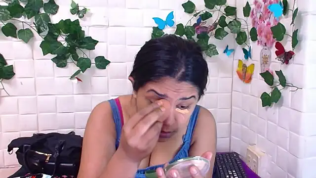 Snapshot of IndiaSexyStripper4u chatting on 10/30/25, 05:21 IndiaSexyStripper4u online show from 10/30/25, 05:21