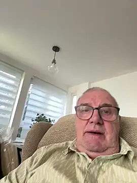 Snapshot of mke1874 chatting on 06/15/26, 02:50 mke1874 online show from 06/15/26, 02:50