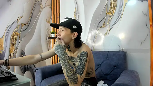 Snapshot of StraightBoy_Nick chatting on 09/14/25, 05:08 StraightBoy Nick online show from 09/14/25, 05:08