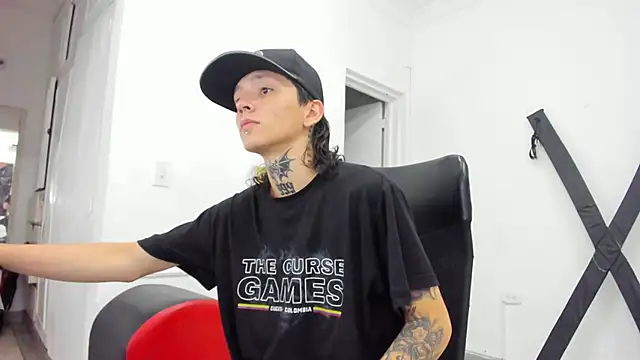 StraightBoy Nick online show from 04/13/26, 09:52