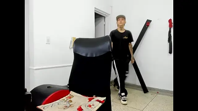 StraightBoy Nick online show from 05/05/26, 07:50