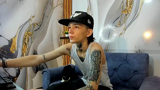 Snapshot of StraightBoy_Nick chatting on 09/29/25, 07:15 StraightBoy Nick online show from 09/29/25, 07:15
