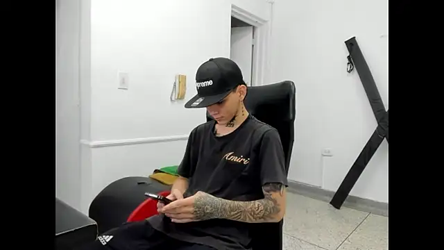 StraightBoy Nick online show from 04/30/26, 08:49
