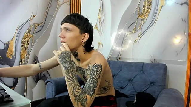 StraightBoy Nick online show from 10/21/25, 05:40