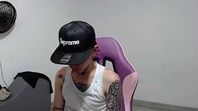 StraightBoy Nick online show from 05/22/26, 08:29