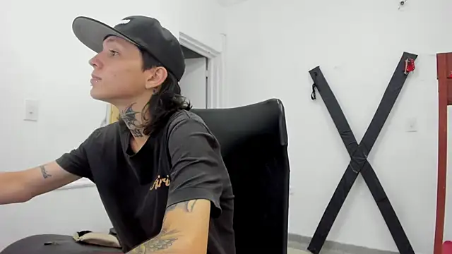 StraightBoy Nick online show from 04/14/26, 07:19