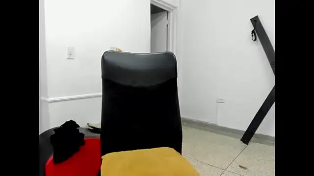 StraightBoy Nick online show from 04/21/26, 09:21