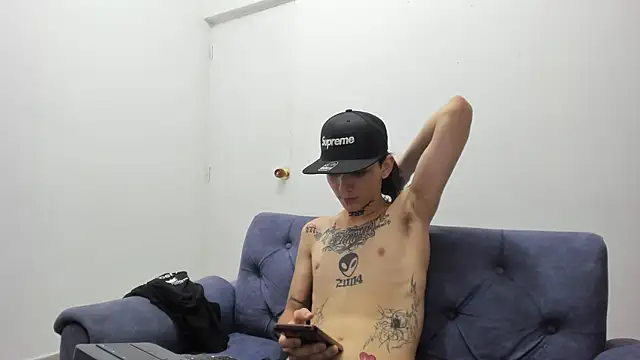 StraightBoy Nick online show from 04/06/26, 12:39