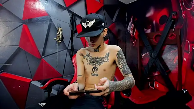 StraightBoy Nick online show from 10/22/25, 01:16