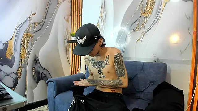 Snapshot of StraightBoy_Nick chatting on 10/10/25, 04:46 StraightBoy Nick online show from 10/10/25, 04:46