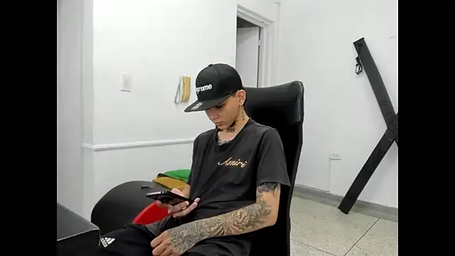 StraightBoy Nick online show from 04/30/26, 08:57