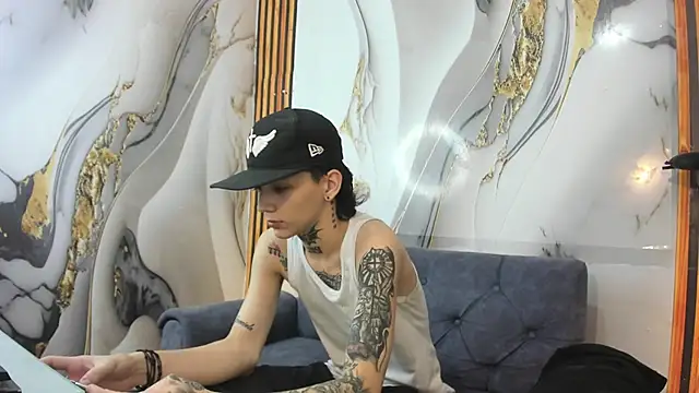 StraightBoy Nick online show from 10/26/25, 01:39