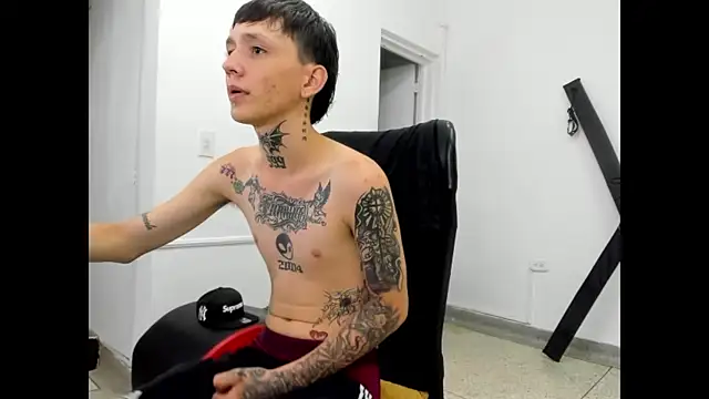 StraightBoy Nick online show from 04/29/26, 07:53