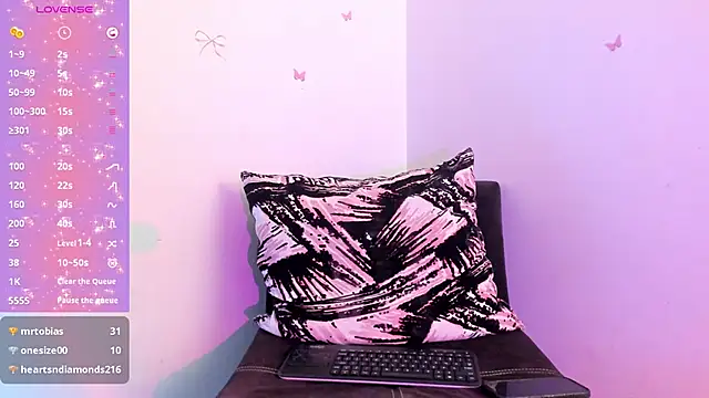 Snapshot of MarilynDupont chatting on 11/20/25, 11:36 MarilynDupont online show from 11/20/25, 11:36