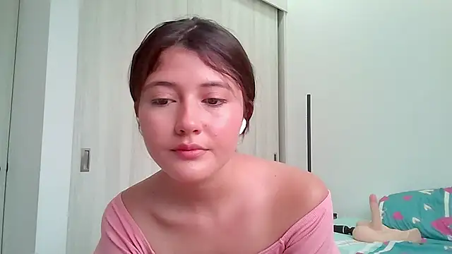 Snapshot of amy_innocent_1 chatting on 07/17/26, 03:42 amy innocent 1 online show from 07/17/26, 03:42