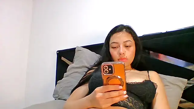 sara gomez1  online show from 10/23/25, 11:25