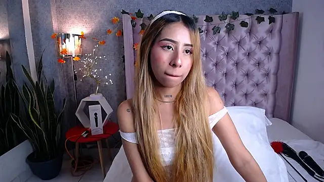 laila stilwiills online show from 12/03/25, 04:13