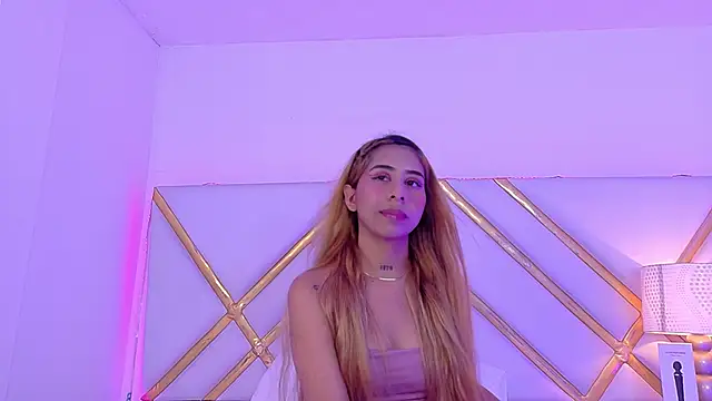 laila stilwiills online show from 10/07/25, 04:52