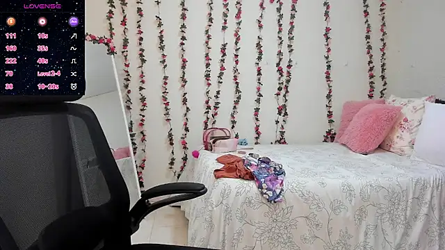 Snapshot of MariamCastiblanco chatting on 12/04/25, 02:27 MariamCastiblanco online show from 12/04/25, 02:27