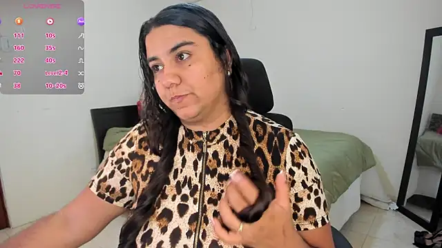 MariamCastiblanco online show from 05/06/26, 08:24