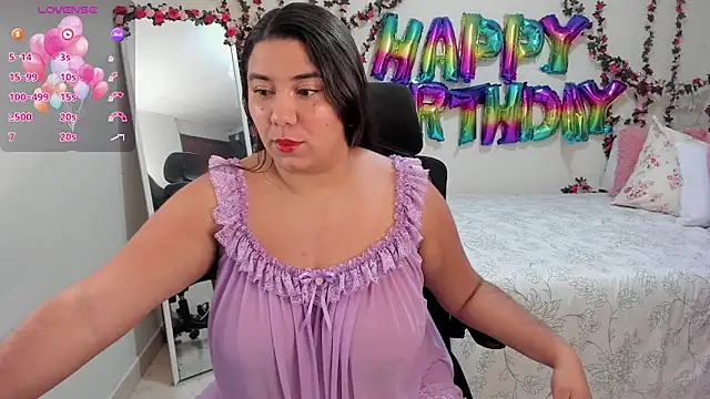 Snapshot of MariamCastiblanco chatting on 11/19/25, 09:48 MariamCastiblanco online show from 11/19/25, 09:48