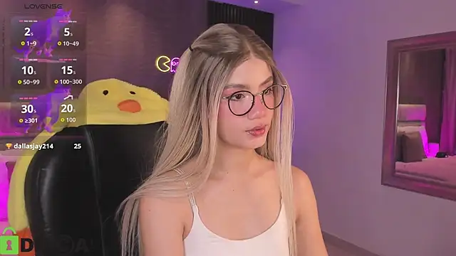 Arinextdoor online show from 09/28/25, 11:55