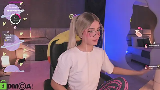 Arinextdoor online show from 11/22/25, 03:38