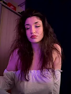 ScarletBloom  online show from 01/11/26, 05:20