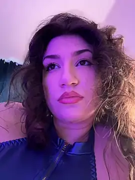 ScarletBloom  online show from 04/03/26, 04:35